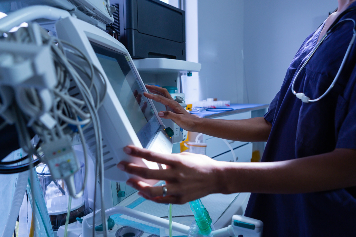 The Future of Large Touchscreens: Transforming Healthcare, Retail, and Smart Homes