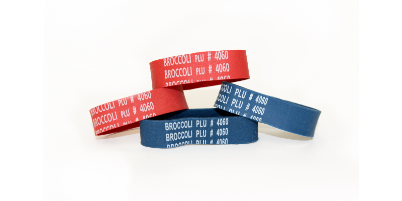 Les étiquettes PLU imprimées produisent des élastiques pour l'identification des brocolis et la traçabilité en magasin.